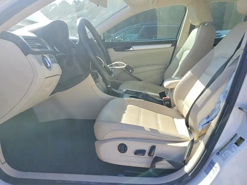 2019 VOLKSWAGEN PASSAT WOLFSBURG  