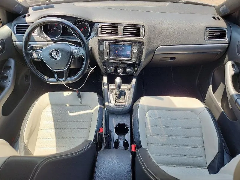 2016 VOLKSWAGEN JETTA SPORT  