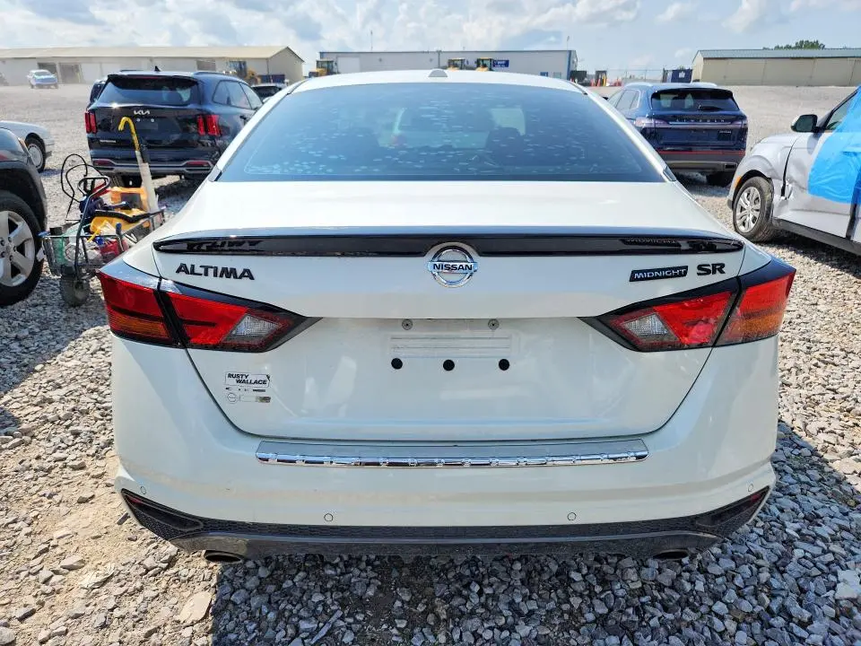 2022 NISSAN ALTIMA SR  