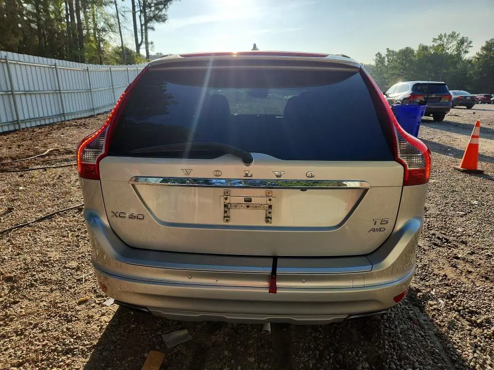 2016 VOLVO XC60 T5 PREMIER  