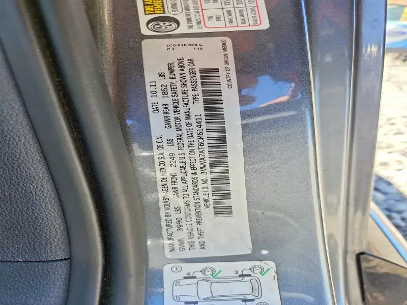 2012 VOLKSWAGEN BEETLE TURBO  