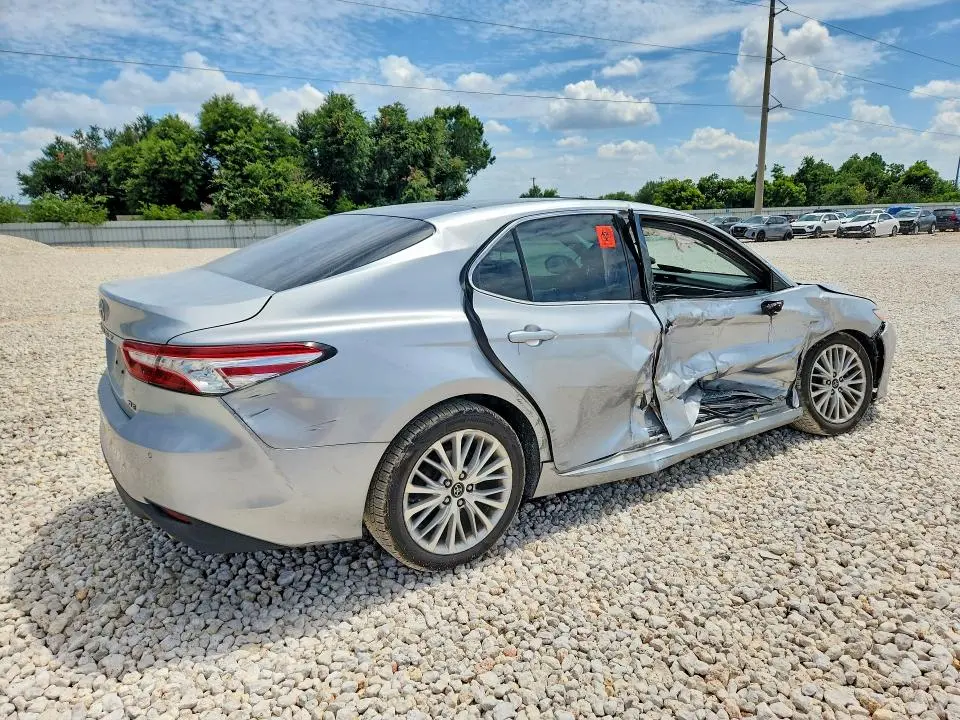 2018 TOYOTA CAMRY XLE  