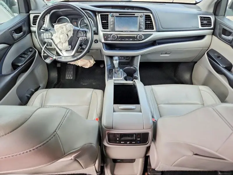 2017 TOYOTA HIGHLANDER XLE  
