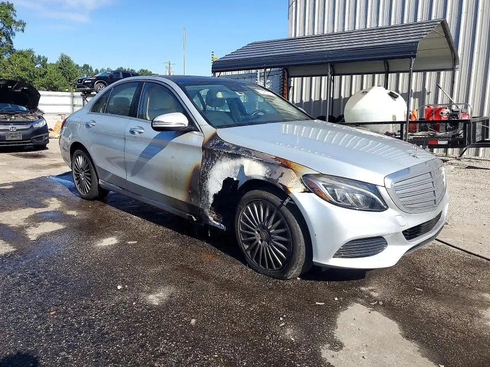 2016 MERCEDES-BENZ C 300  