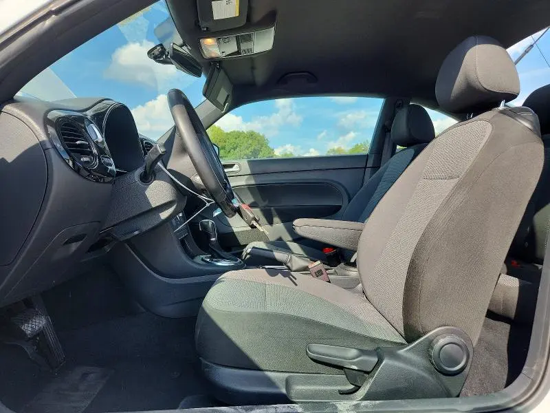 2017 VOLKSWAGEN BEETLE 1.8T  