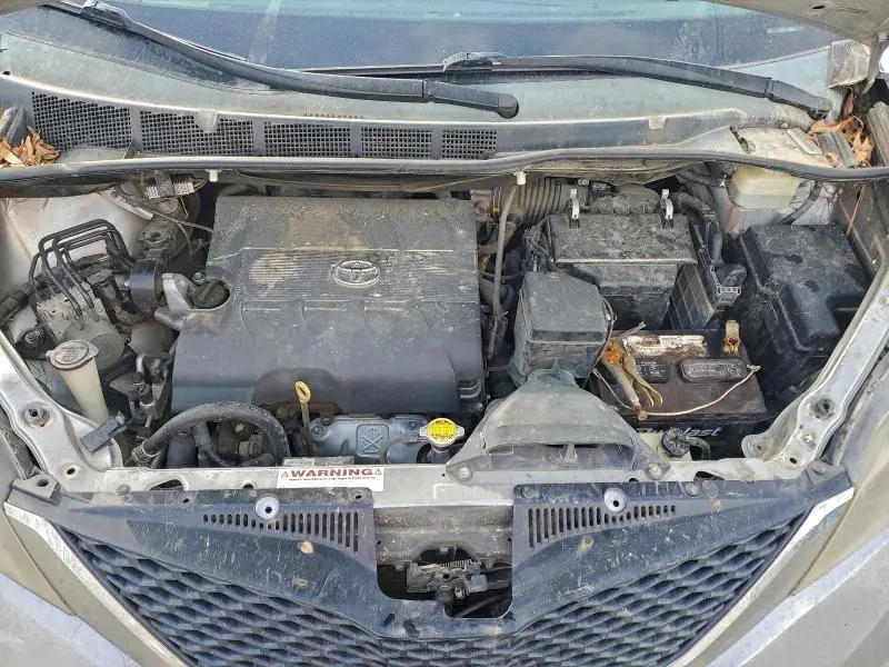 2015 TOYOTA SIENNA SPORT  