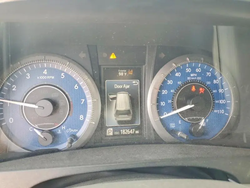 2019 TOYOTA SIENNA LE  