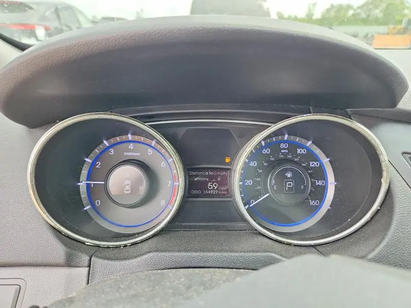 2011 HYUNDAI SONATA GLS  