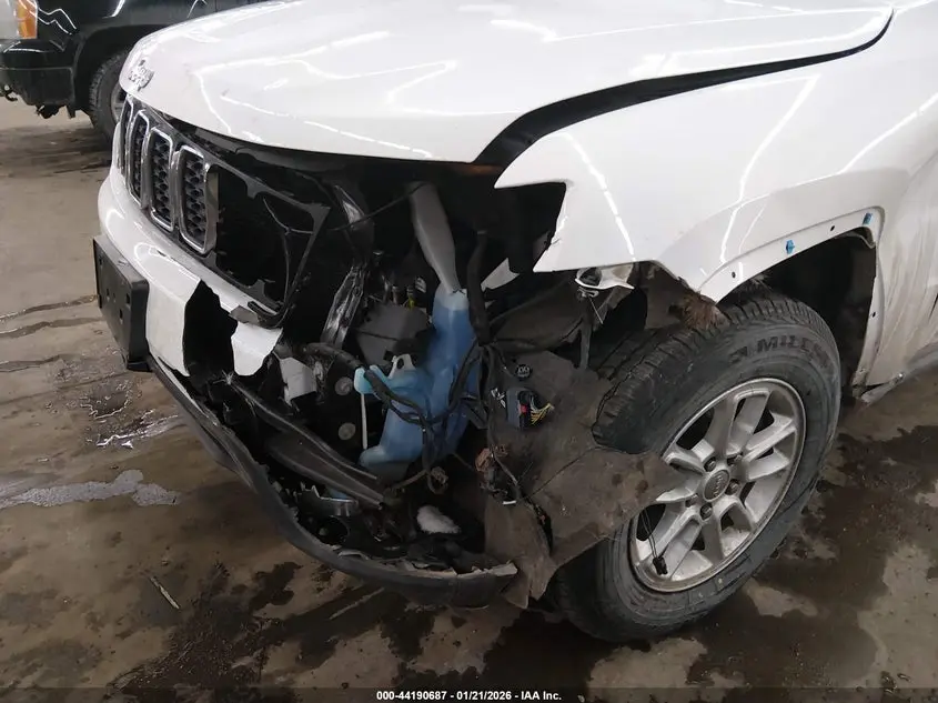 2018 JEEP GRAND CHEROKEE LAREDO 4X4