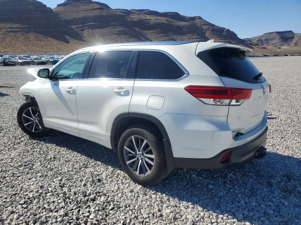 2017 TOYOTA HIGHLANDER XLE  