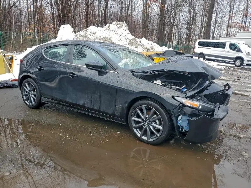 2024 MAZDA 3 PREFERRED  