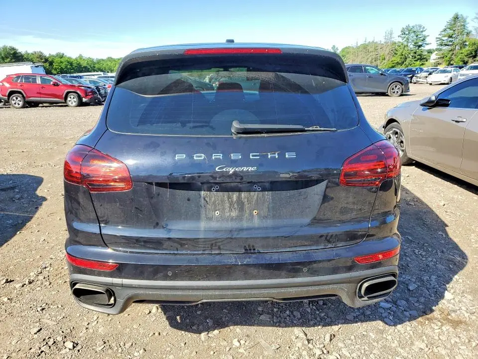 2018 PORSCHE CAYENNE   