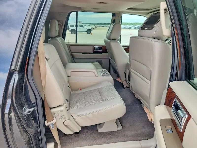 2011 LINCOLN NAVIGATOR L  