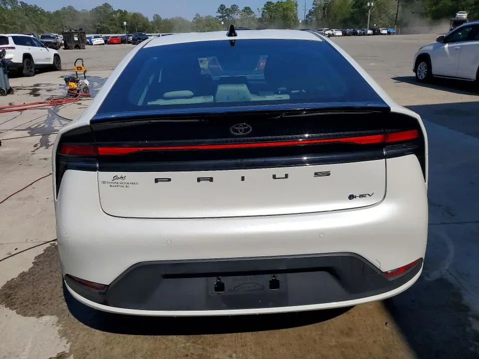 2026 TOYOTA PRIUS LE  