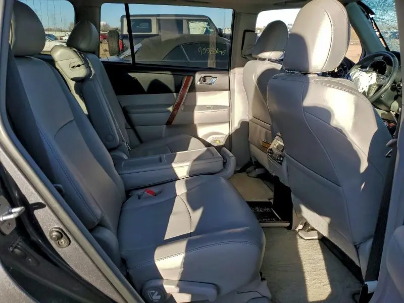 2010 TOYOTA HIGHLANDER LIMITED  