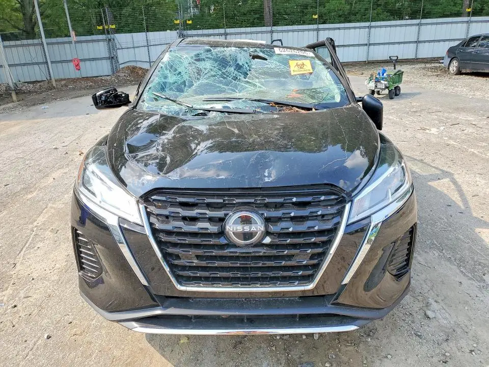 2023 NISSAN KICKS S  