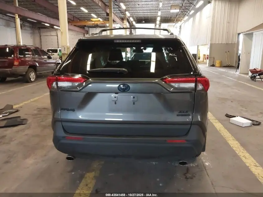 2024 TOYOTA RAV4 HYBRID XLE