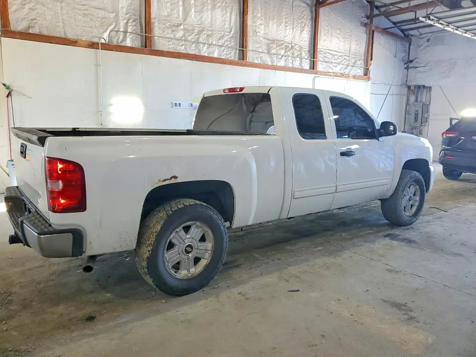 2011 CHEVROLET SILVERADO K1500 LT  