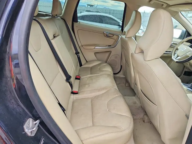 2016 VOLVO XC60 T6 PREMIER  