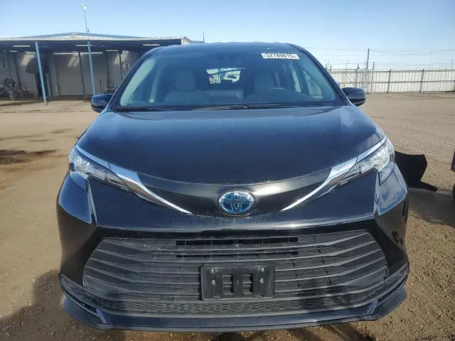 2023 TOYOTA SIENNA LE  