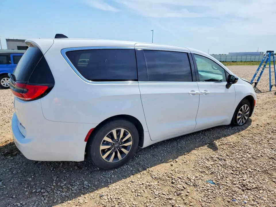 2024 CHRYSLER PACIFICA HYBRID SELECT  
