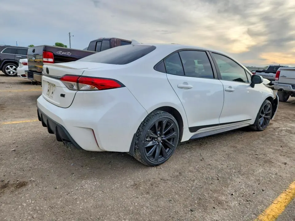 2024 TOYOTA COROLLA SE  