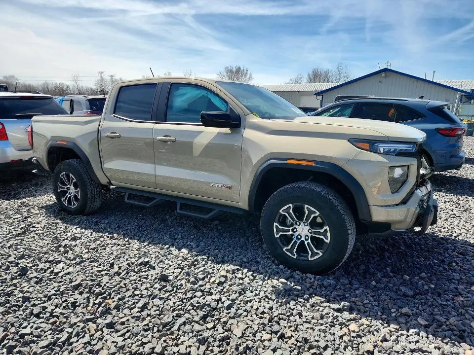 2024 GMC CANYON AT4  
