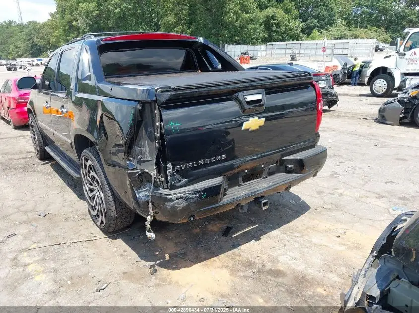 2013 CHEVROLET AVALANCHE LTZ
