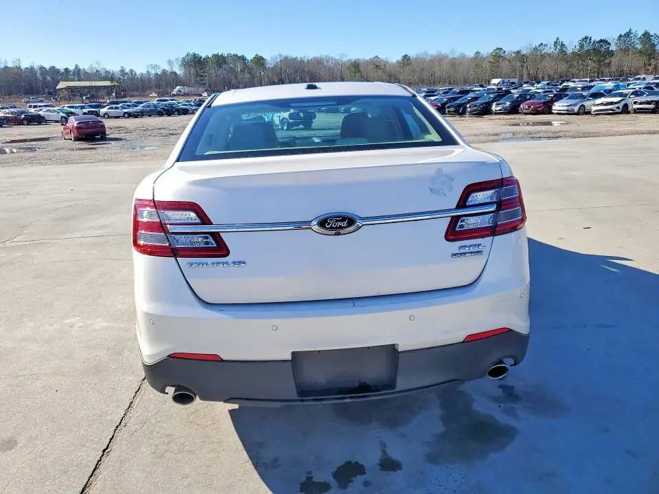 2018 FORD TAURUS SEL  