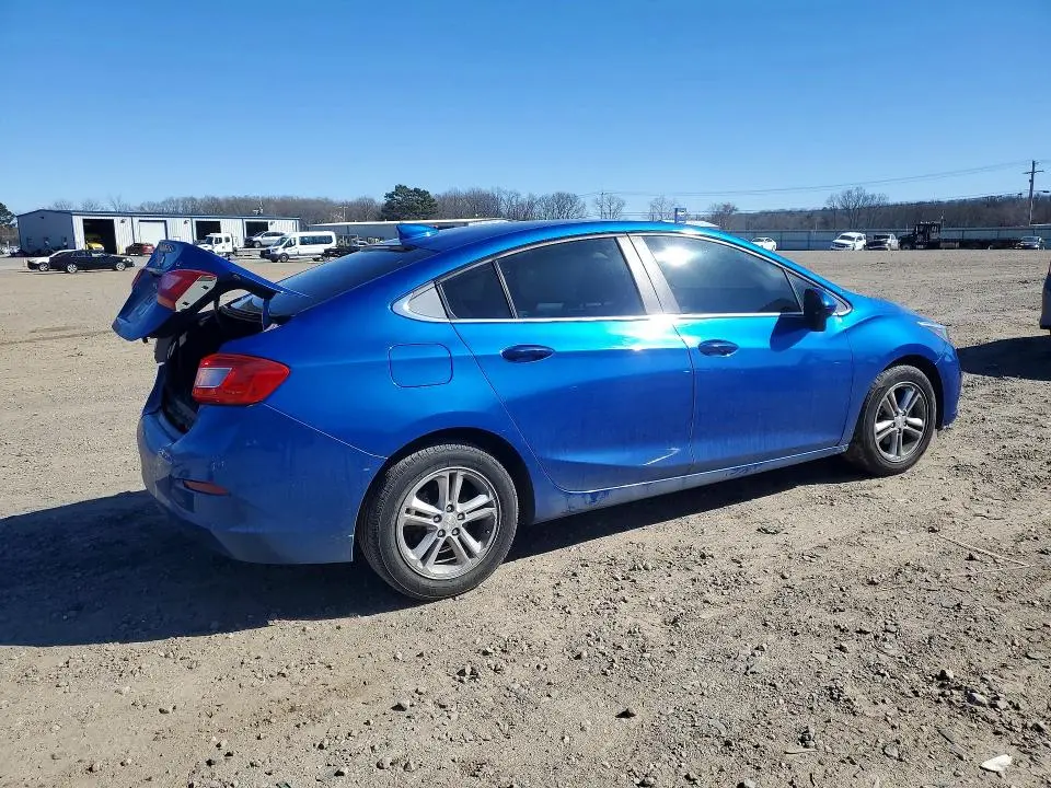 2017 CHEVROLET CRUZE LT  