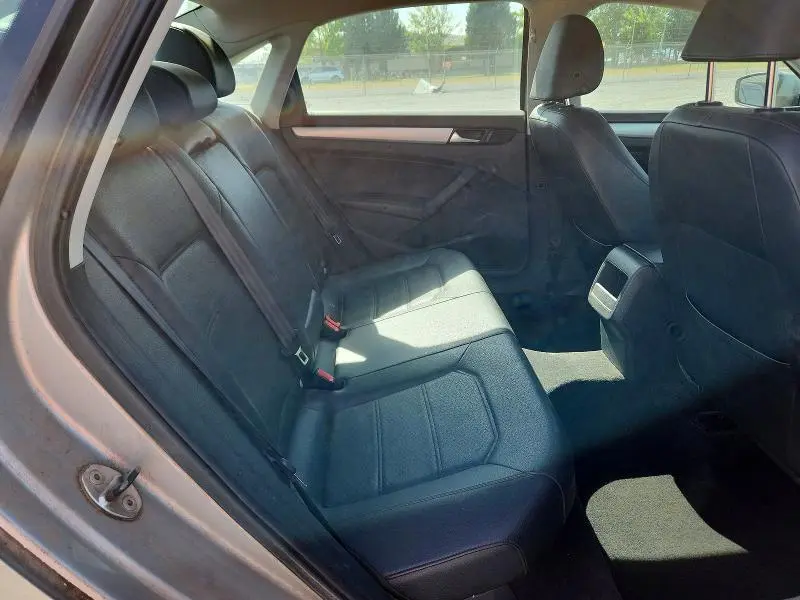 2012 VOLKSWAGEN PASSAT SE  