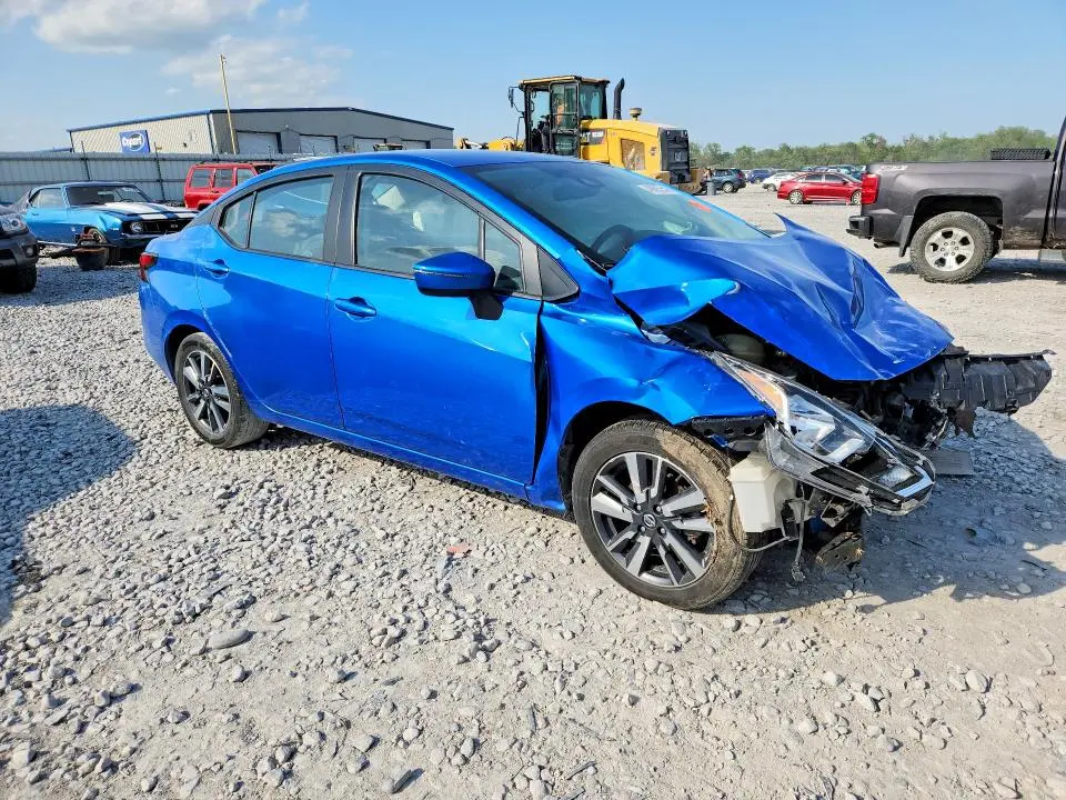 2021 NISSAN VERSA SV  