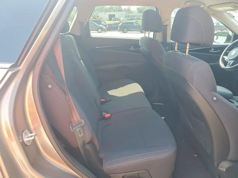 2017 KIA SORENTO LX V6  