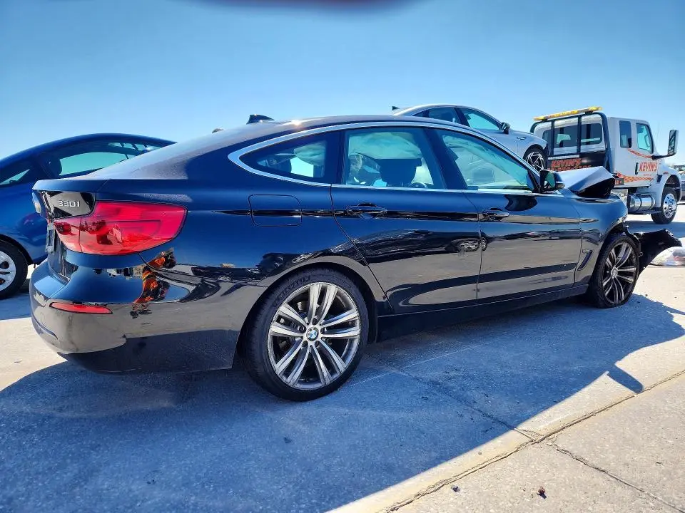 2018 BMW 330 XIGT  