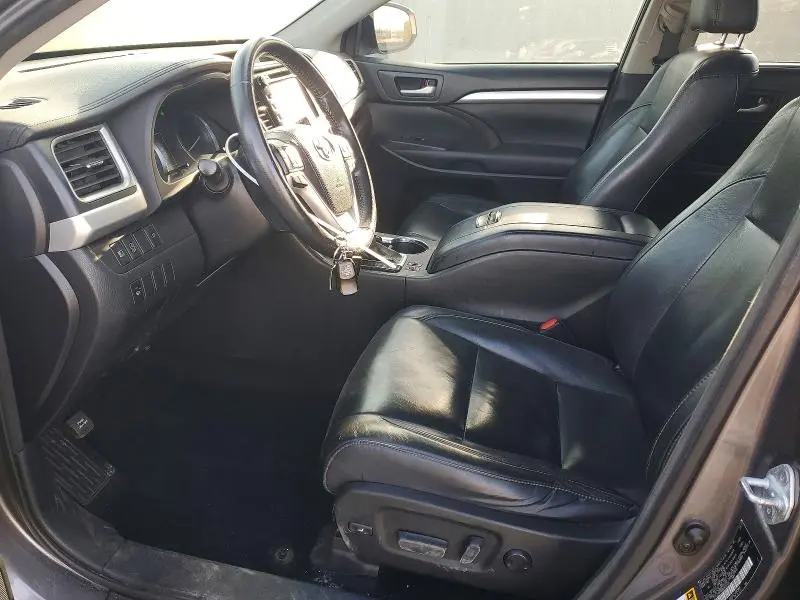 2017 TOYOTA HIGHLANDER XLE  