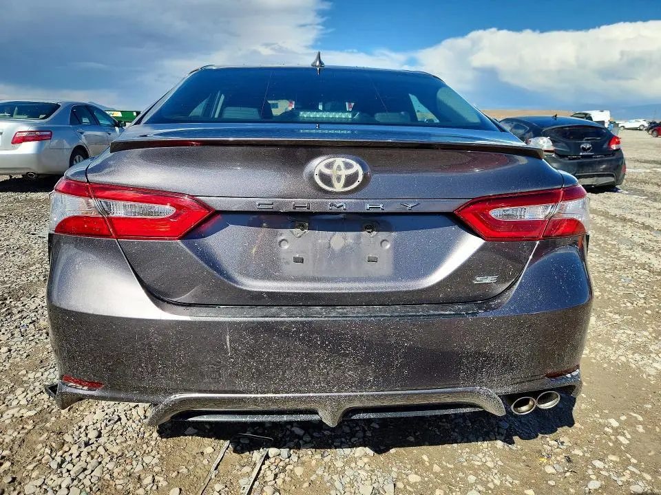 2020 TOYOTA CAMRY SE  