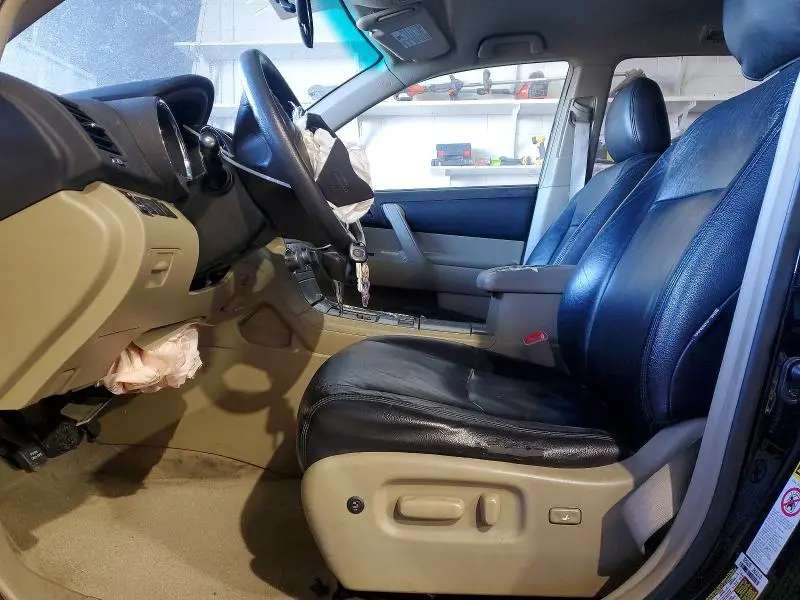 2010 TOYOTA HIGHLANDER   