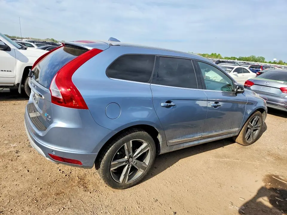 2017 VOLVO XC60 T6 DYNAMIC  