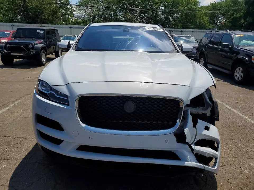 2017 JAGUAR F-PACE PRESTIGE  