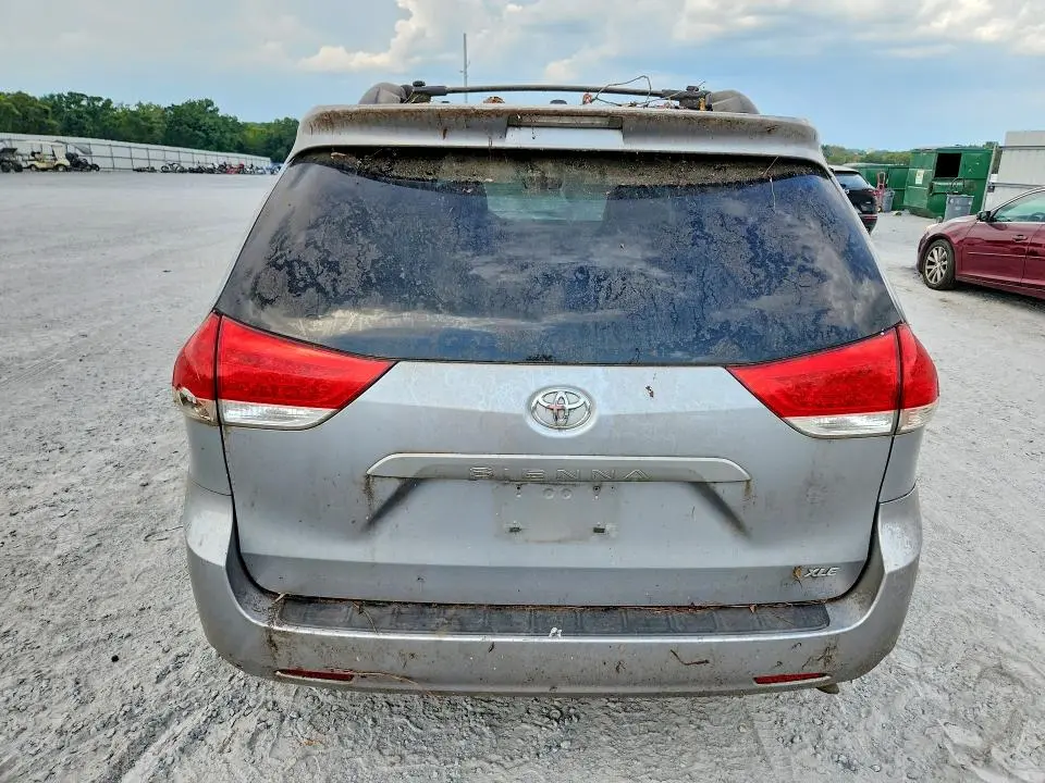 2012 TOYOTA SIENNA XLE 8-PASSENGER  