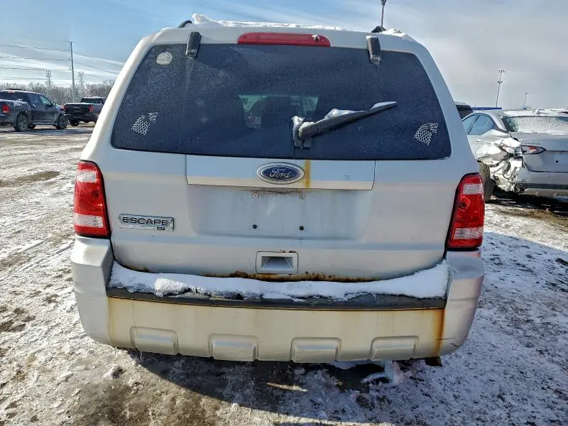 2010 FORD ESCAPE XLT  