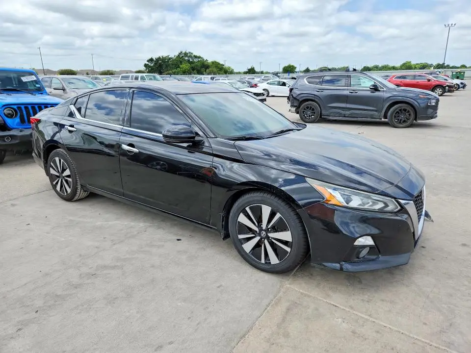 2019 NISSAN ALTIMA SV  