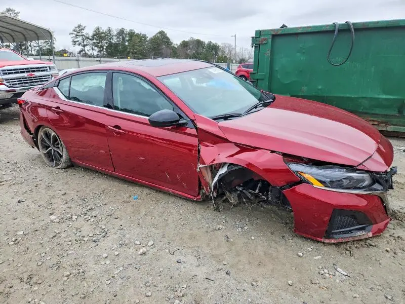 2025 NISSAN ALTIMA SR  