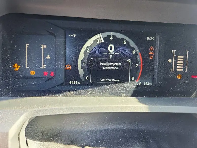 2025 TOYOTA TACOMA SR  