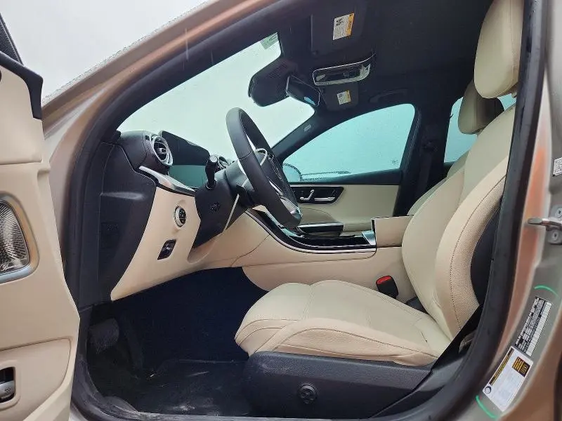 2024 MERCEDES-BENZ C 300  