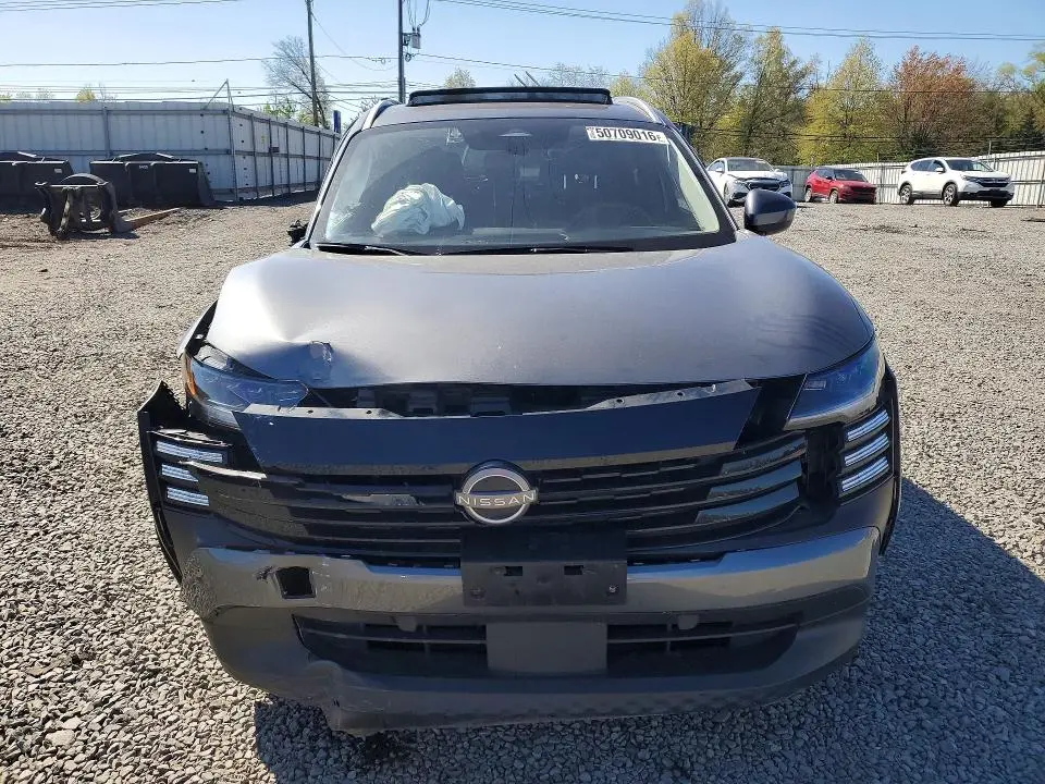 2025 NISSAN KICKS SV  