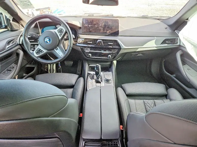 2022 BMW 530XE   