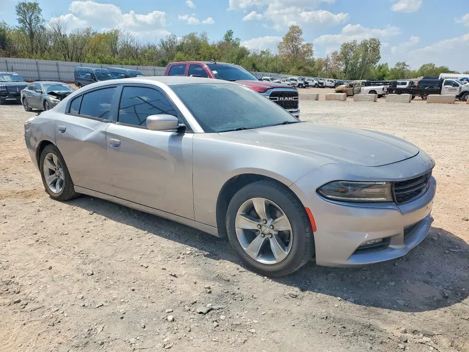 2016 DODGE CHARGER SXT  