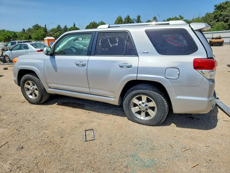 2010 TOYOTA 4RUNNER SR5  