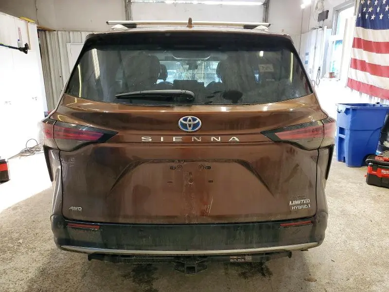 2022 TOYOTA SIENNA LIMITED  